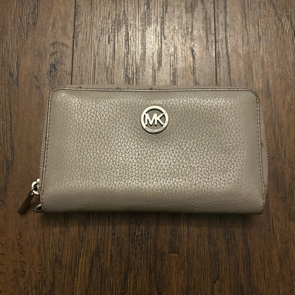 Michael Kors Gray Long Leather Wallet - Picture 1 of 5